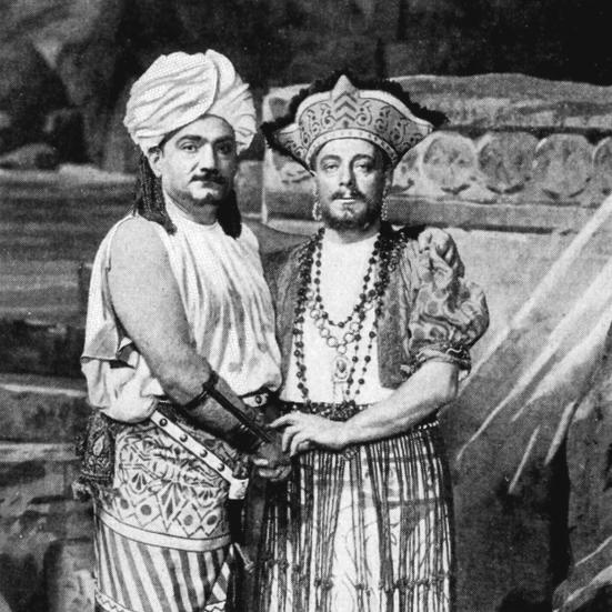 Enrico Caruso og Giuseppe de Luca i "Perlefiskerne" i Metropolitan Operaens opsætning 1917. Fra The Victrola Book of the Opera.